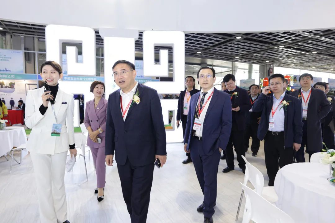 各级领导参观中国15vip太阳集团展位